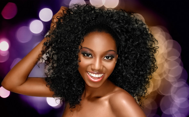 Обои картинки фото девушки, - лица,  портреты, мулатка, чернокожая, темнокожая, девушка, модель, брюнетка, причёска, волосы, лицо, портрет