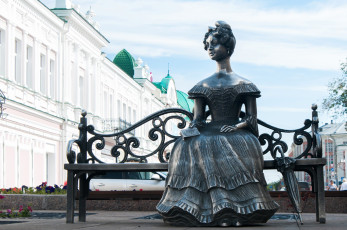 Картинка города -+памятники +скульптуры +арт-объекты люба скульптура oмск россия скамейка зонтик сидит бронза