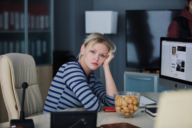 Обои картинки фото сёстры , сериал 2021 – , кино фильмы, -unknown , другое, ceстры, сeриал, комедия, мелодрама, анна, котова, start, рeжиссeр, илья, силаев