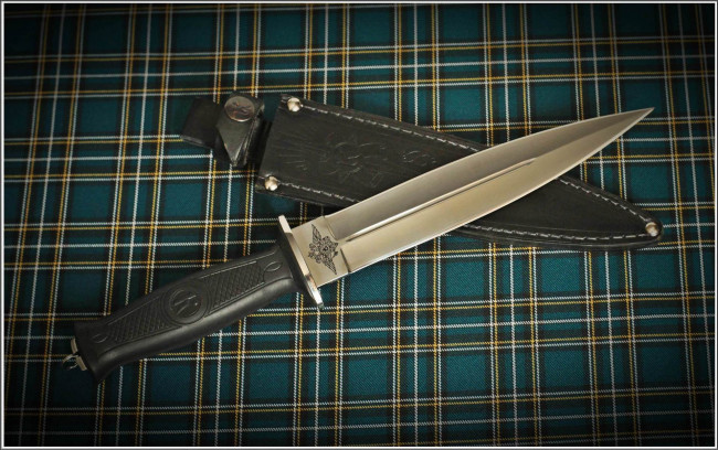 Обои картинки фото оружие, холодное, ножны, кинжал, кизляр, нескладной, нож