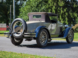 Картинка автомобили классика 1913г essex speedabou