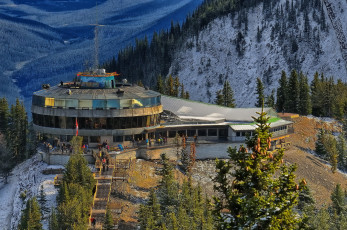 Картинка природа горы дорога канатная снег лес вершины