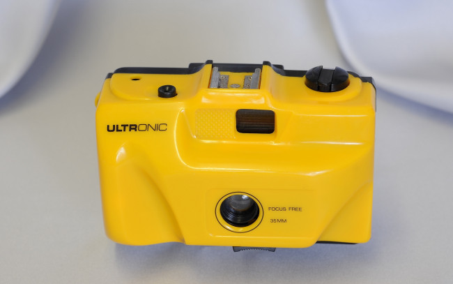 Обои картинки фото r&, 233, cidive en jaune, бренды, - другое, фотокамера