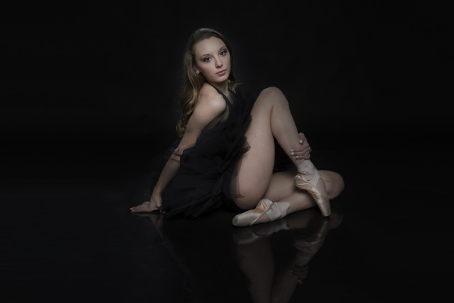 Обои картинки фото девушки, -unsort , брюнетки,  шатенки, взгляд, лицо