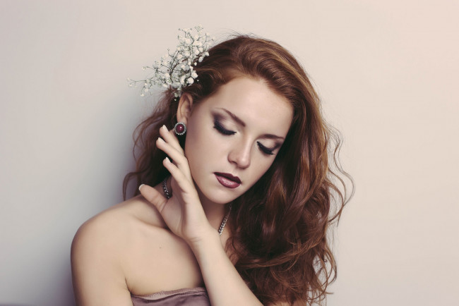 Обои картинки фото девушки, -unsort , брюнетки,  шатенки, взгляд, лицо