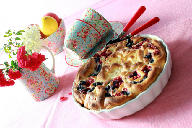 Обои картинки фото еда, пироги, лимон, пирог, цветы