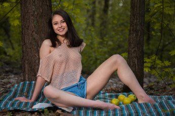 Картинка hilary+c девушки -unsort+ брюнетки темноволосые красотка шатенка поза модель девушка hilary c