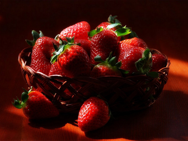 Обои картинки фото сандр, скоро, лето, еда, клубника, земляника