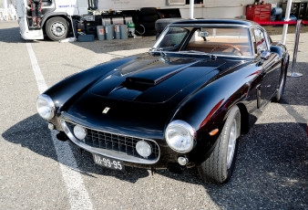 Картинка ferrari+250+gt+1963 автомобили выставки+и+уличные+фото ретро автошоу выставка история