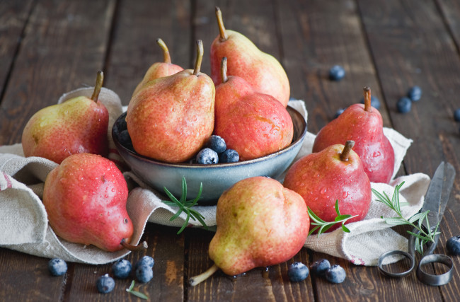 Обои картинки фото еда, фрукты,  ягоды, голубика, груши