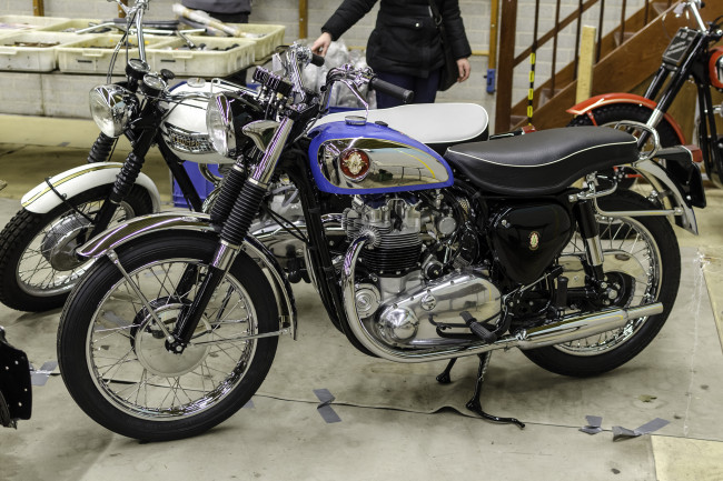 Обои картинки фото bsa goldstar, мотоциклы, bsa, история, ретро, автошоу, выставка