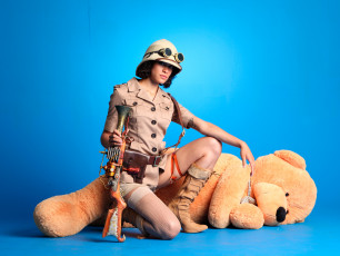 Картинка разное cosplay+ косплей взгляд фон девушка ружьё игрушка униформа