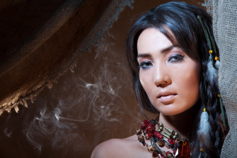 Картинка девушки -unsort+ лица +портреты модель перья индианка брюнетка портрет лицо девушка