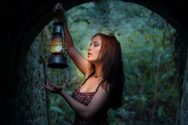 Обои картинки фото девушки, -unsort , брюнетки,  шатенки, взгляд, лицо