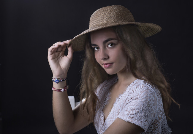 Обои картинки фото девушки, -unsort , брюнетки,  шатенки, взгляд, лицо