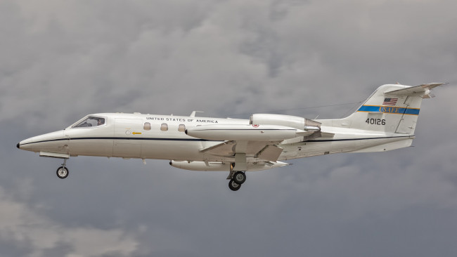 Обои картинки фото c-21a, авиация, пассажирские самолёты, ввс