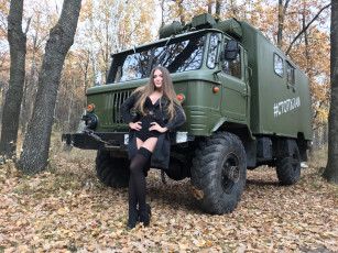 Картинка газ-+66 автомобили -авто+с+девушками газ- 66 девушка автомобиль осень лес шишига