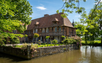 Картинка города -+здания +дома простор