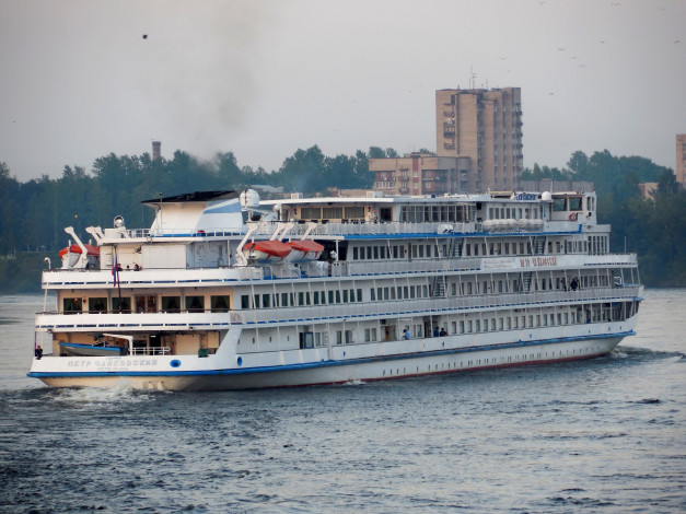 Обои картинки фото пётр чайковский, корабли, лайнеры, пётр, россия, река, круиз, лайнер, корабль, чайковский