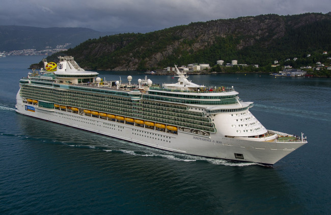 Обои картинки фото independence of the seas, корабли, лайнеры, круиз, лайнер