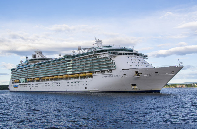 Обои картинки фото independence of the seas, корабли, лайнеры, круиз, лайнер