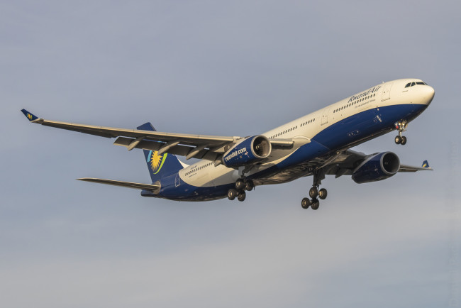 Обои картинки фото airbus a330-343, авиация, пассажирские самолёты, авиалайнер