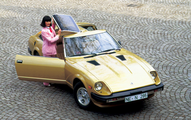 Обои картинки фото автомобили, -авто с девушками, datsun