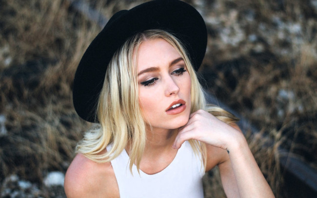 Обои картинки фото девушки, - лица,  портреты, блондинка, лицо, шляпа
