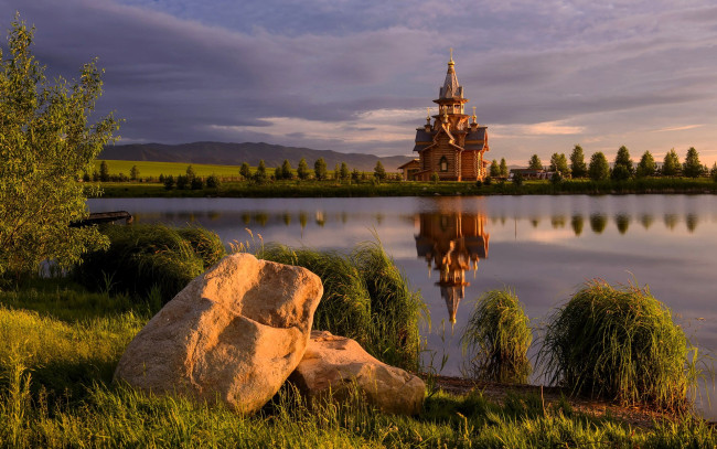 Обои картинки фото города, - православные церкви,  монастыри, храм, озеро, деревья, камни