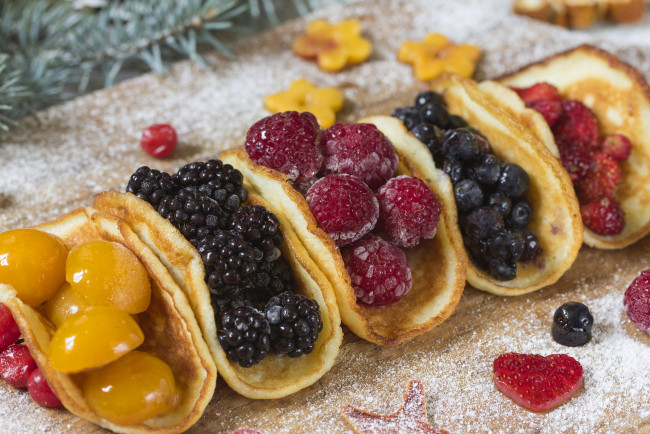 Обои картинки фото еда, блины,  оладьи, ягоды