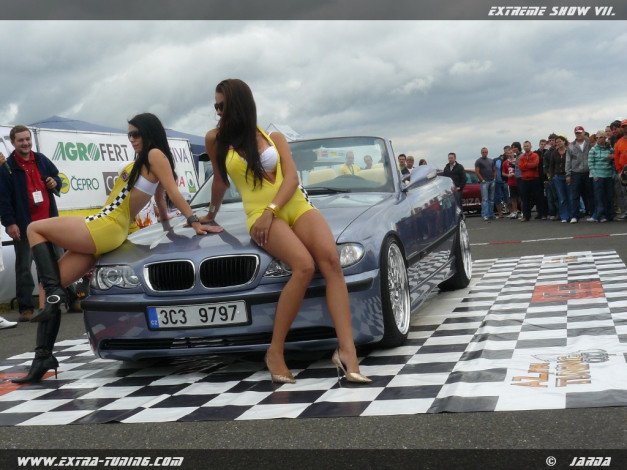 Обои картинки фото автомобили, авто, девушками