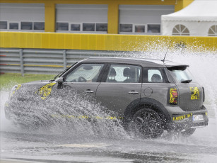 Картинка mini countryman автомобили