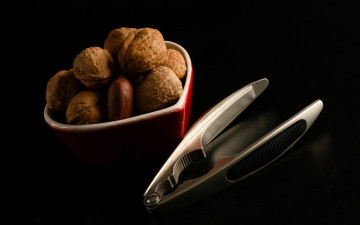 Картинка еда орехи каштаны щипцы