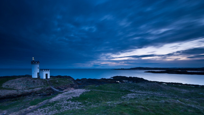 Обои картинки фото природа, маяки, маяк, пейзаж, ночь, озеро