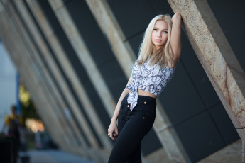 Картинка девушки -unsort+ блондинки поза