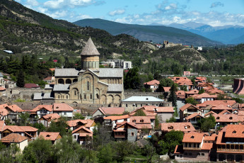 Картинка мцхета+ грузия города -+панорамы горы дома