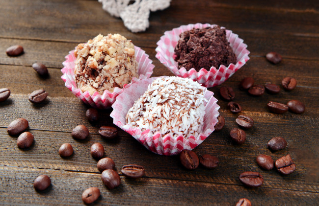 Обои картинки фото еда, конфеты,  шоколад,  сладости, ассорти, зерна