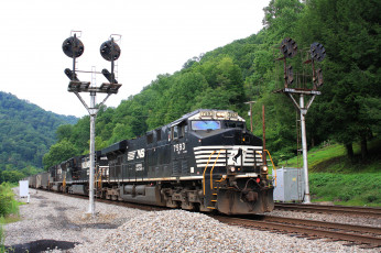 Картинка техника поезда железная дорога рельсы локомотив состав