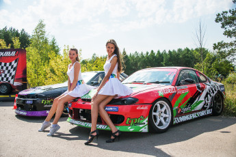 Картинка девушки+и+авто+1 автомобили -авто+с+девушками авто девушки гонки красный