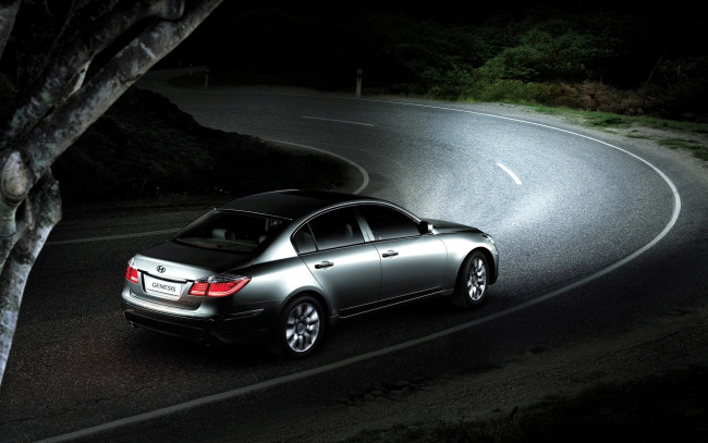 Обои картинки фото автомобили, hyundai, серебристый, genesis, поворот, ночь, дорога, шоссе