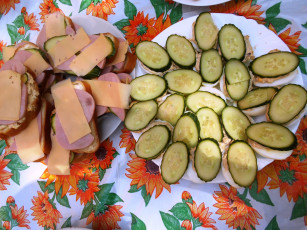 Картинка еда бутерброды +гамбургеры +канапе огурцы колбаса сыр хлеб