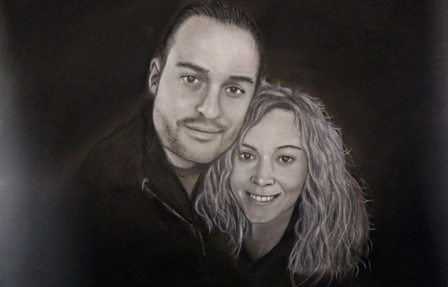 Обои картинки фото рисованное, люди, девушка, мужчина, фон, взгляд, улыбка