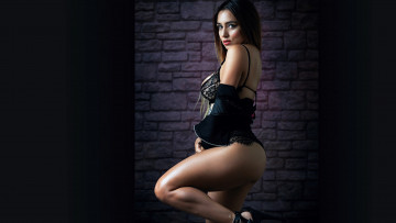 Картинка девушки -unsort+ брюнетки темноволосые взгляд ноги темный фон