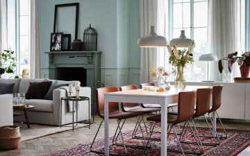 Картинка интерьер гостиная диван камин журнальный столик