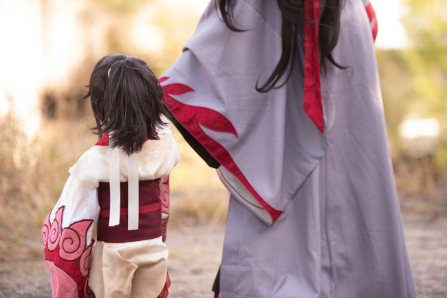 Обои картинки фото разное, игрушки, кукла, костюмы