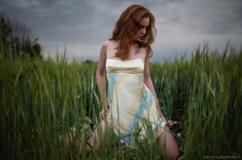 Картинка бестия девушки -+брюнетки +шатенки девушка женщина шатенка темноволосая сексуальная модель звезда позирует разная обувь верхняя стильная одежда нижнее эротическое бельё трусы лифчик колготки чулки аксессуары макияж и множество элементов на фотографии