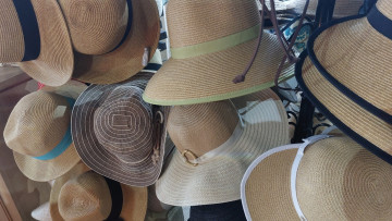 Картинка разное одежда +обувь +текстиль +экипировка вешалка летние шляпы