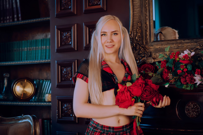 Обои картинки фото бестия, девушки, - блондинки,  светловолосые, девушка, женщина, блондинка, светловолосая, сексуальная, модель, звезда, позирует, разная, обувь, верхняя, стильная, одежда, нижнее, эротическое, бельё, трусы, лифчик, колготки, чулки, аксессуары, макияж, и, множество, элементов, на, фотографии