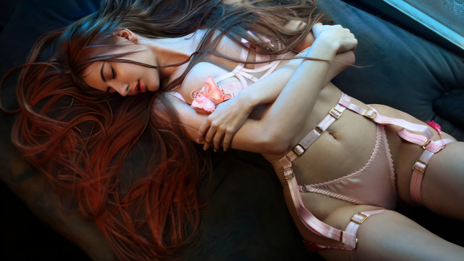 Обои картинки фото девушка секси, девушки, - рыжеволосые и разноцветные, взгляд, кровать, фигурка, ножки, позирует, в, розовом, белье