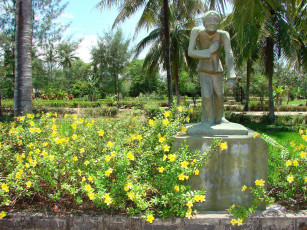 Картинка разное рельефы статуи музейные экспонаты vietnam